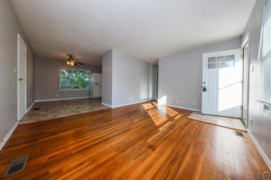 4806 SW 28th St, Topeka, KS 66614 - photo 6