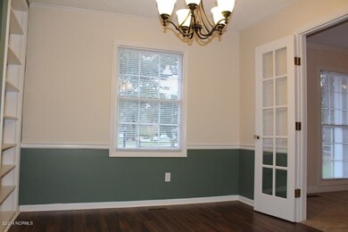 411 University Dr, Jacksonville, NC 28546 - photo 6