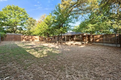 1516 Circle Ln, Bedford, TX 76022 - photo 6