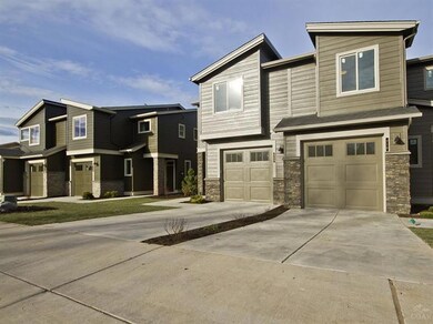 674 NE Vail Ln, Bend, OR 97701 - photo 3