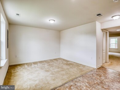 19 Private Ct, Bunker Hill, WV 25413 - photo 5