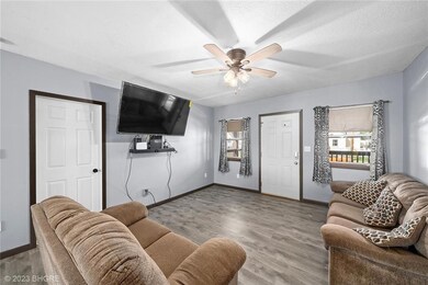 1727 E 24th St, Des Moines, IA 50317 - photo 2