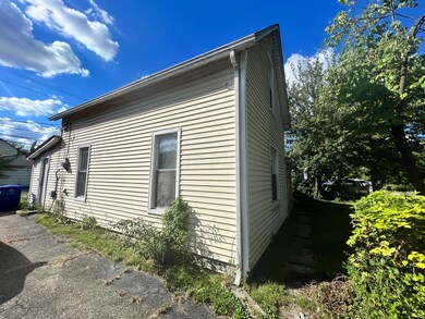 881 Barnett