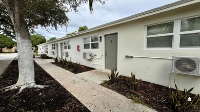 225 S F St unit 6, Lake Worth, FL 33460 - photo 2