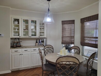 eat in kitchen area