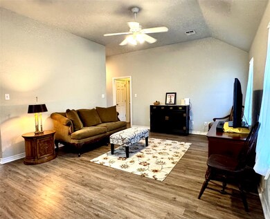 1001 Turkey Creek Ct, Bridgeport, TX 76426 - photo 5