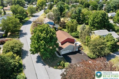 1253 Clearview Cir, Allentown, PA 18103 - photo 4