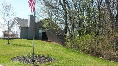 659 S Murray Hill Rd, Columbus, OH 43228 - photo 2