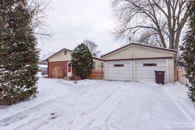 2943 Marshall St, Ann Arbor, MI 48108 - photo 3