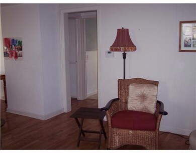 524 N Dexter Dr, Lansing, MI 48910 - photo 2