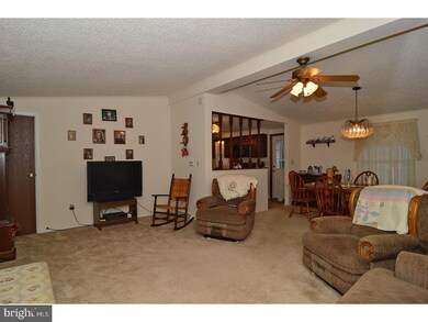 312 Lake Front Dr, Orwigsburg, PA 17961 - photo 4