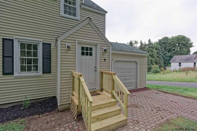 9 Kingston St, Albany, NY 12204 - photo 5