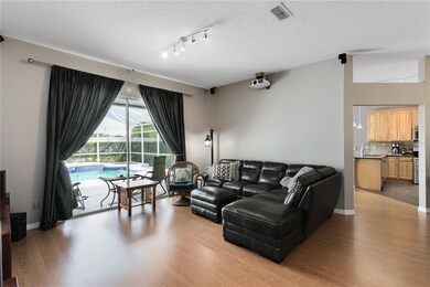 8233 Wellsmere Cir, Orlando, FL 32835 - photo 6