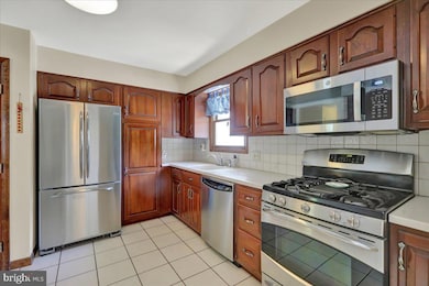 1649 Sherwood Rd, Reading, PA 19610 - photo 7