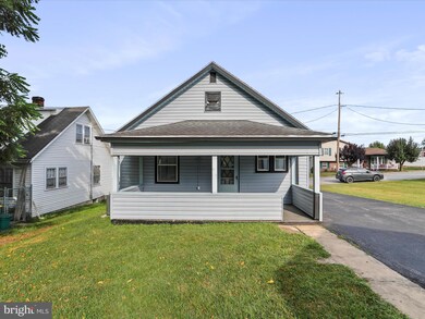 817 Maple St, Waynesboro, PA 17268 - photo 7