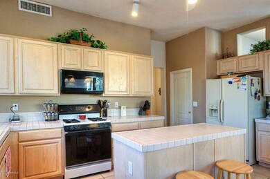 Open Kitchen w/ Island