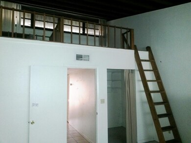 Q4 Exec Bay - loft