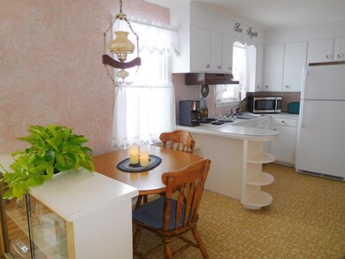 11 Jenkins St, Lewiston, ME 04240 - photo 5