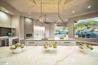 KITCHEN TO FAMILY RM