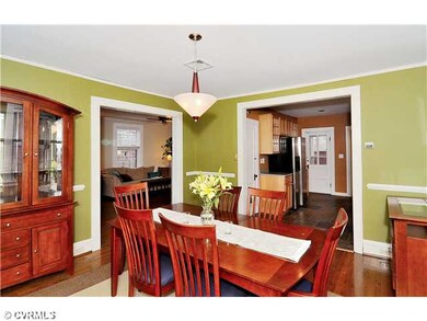 Dining Room - Easy flowing layout is great for entertaining!