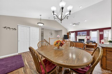 110 Matthews Dr, Wentzville, MO 63385 - photo 3