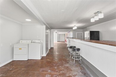 Another look at the entrance with the bar and also