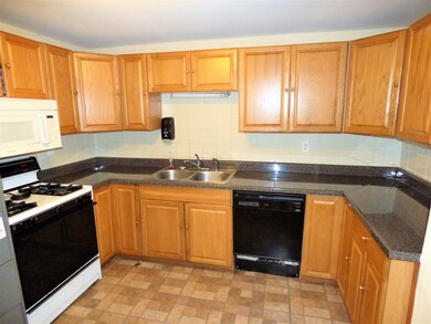 107 Toro Cir, Carpentersville, IL 60110 - photo 2