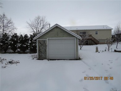 Detached garage