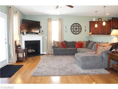 4628 Meadowside Terrace, High Point, NC 27265 - photo 4