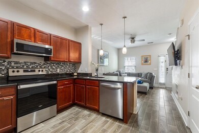 2926 SW 35th Place unit 7, Gainesville, FL 32608 - photo 3