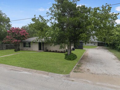 506 N Miller St, Decatur, TX 76234 - photo 4