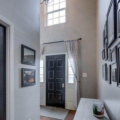 Welcoming 2-Story entry