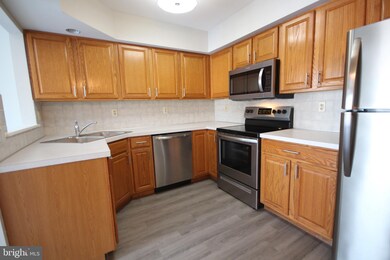 4042 Parkside Ct, Mount Joy, PA 17552 - photo 5