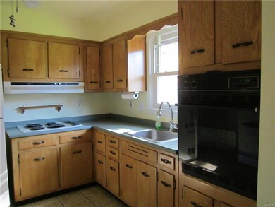 2908 Reading Rd, Allentown, PA 18103 - photo 4