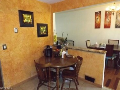 Kitchen eating area