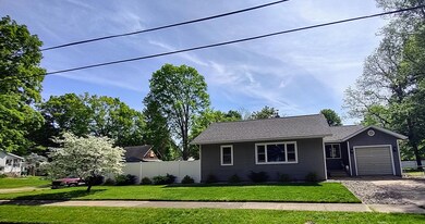 21 N Barrett St, Niles, MI 49120 - photo 2