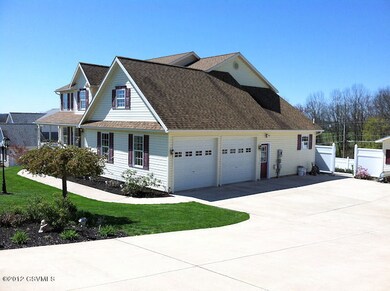 75 Brentwood Cir, Bloomsburg, PA 17815 - photo 3