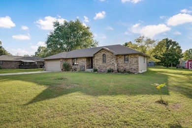 119 N Oak Grove, Marshfield, MO 65706 - photo 4