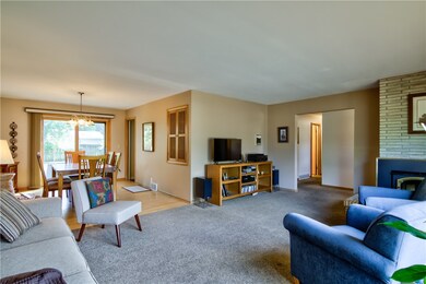 327 W Fillmore Ave, Eau Claire, WI 54701 - photo 5