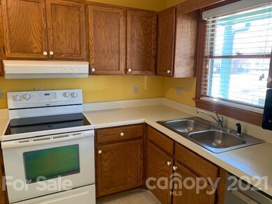 802 Prince Albert Ct, Statesville, NC 28677 - photo 4