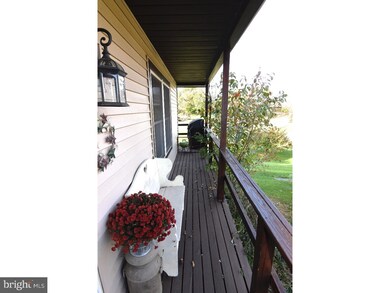 210 Halsey Ave, Reading, PA 19609 - photo 2