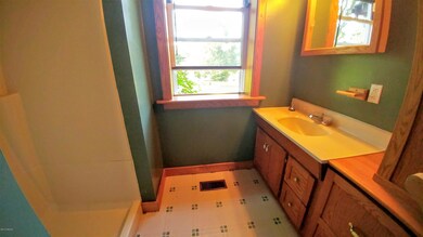 3/4 Bath & Laundry Room