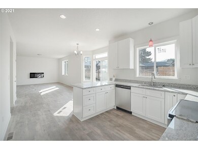 1240 33rd Ave, Longview, WA 98632 - photo 4