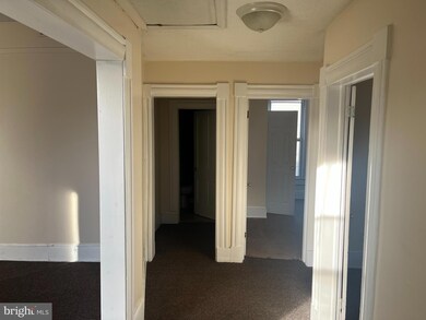 125 S Main St unit APARTMENT 1, Edinburg, VA 22824 - photo 2
