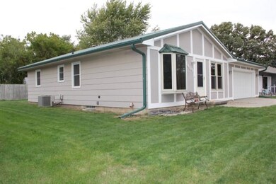 1409 W 3rd Street Place N, Newton, IA 50208 - photo 3