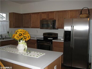 Kitchen - Kitchen has stainless appliances and har