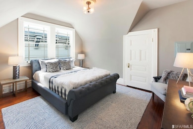 Spacious bedroom in the middle of the flat.