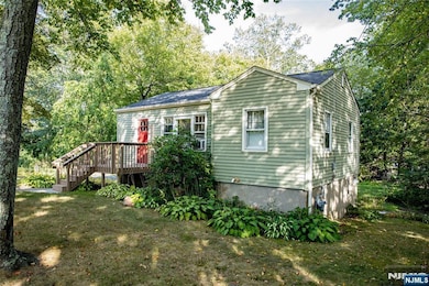 18 Millington Ave, Hewitt, NJ 07421 - photo 2