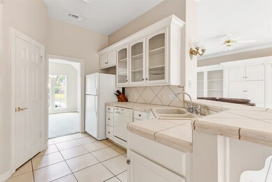 6008 Lakeside Dr, Liberty, TX 77575 - photo 6