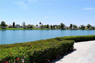 COMMUNITY LAKE